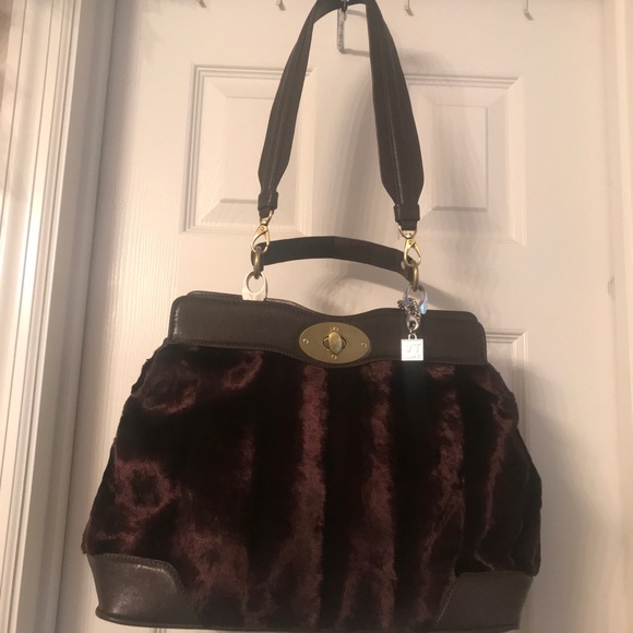 Luxurious VT Luxe Crushed Brown Velvet Handbag - Picture 3 of 8